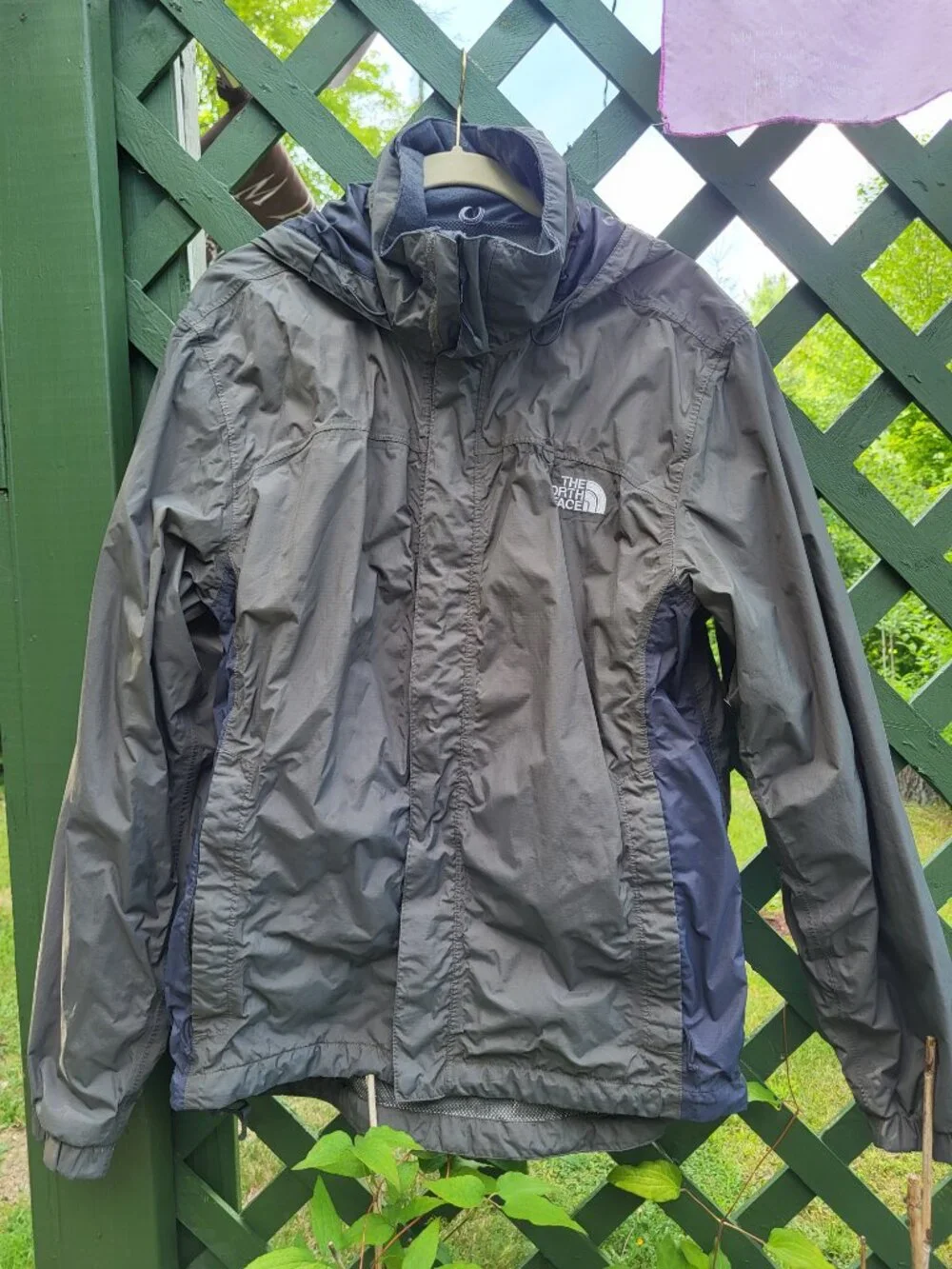 North Face HyVent Men's Waterproof Shell Rain Jacket Mens Small